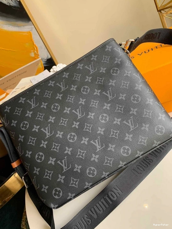 MESSENGER LOUIS VUITTON BAG 0809